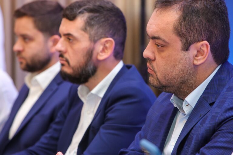 Disputa Interna na Cedae Envolve Aliados de Castro, Bacellar e Pampolha Disputa Interna na Cedae Envolve Aliados de Castro, Bacellar e Pampolha