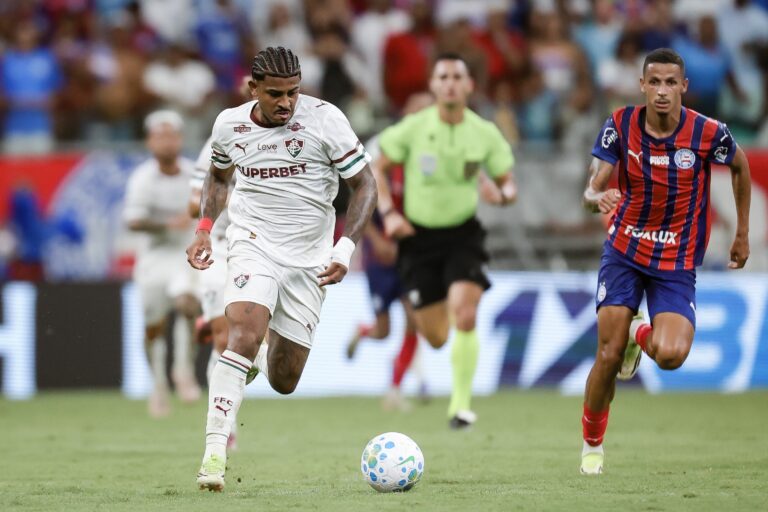 Fluminense Empata com Bahia e Perde Chance de Liderar o Brasileiro Fluminense Empata com Bahia e Perde Chance de Liderar o Brasileiro