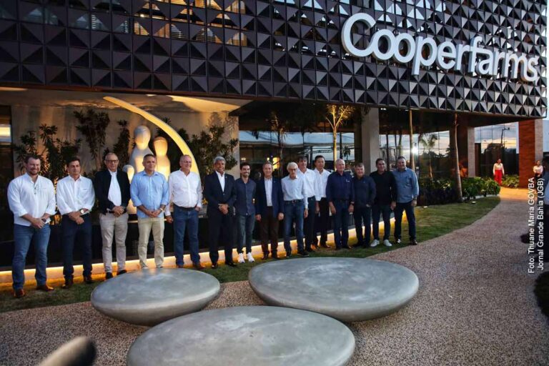 Governador Jerônimo Rodrigues Visita Cooperfarms e Destaca Expansão da Agroindústria no Oeste da Bahia Governador Jerônimo Rodrigues Visita Cooperfarms e Destaca Expansão da Agroindústria no Oeste da Bah