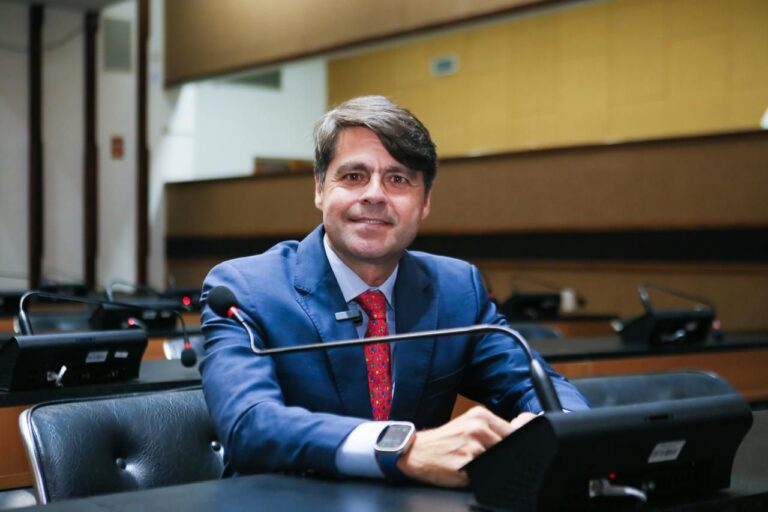 Paulo Câmara Sugere Nova Medida: Multas de Trânsito em Troca de Doações de Sangue na Bahia Paulo Câmara Sugere Nova Medida: Multas de Trânsito em Troca de Doações de Sangue na Bahia
