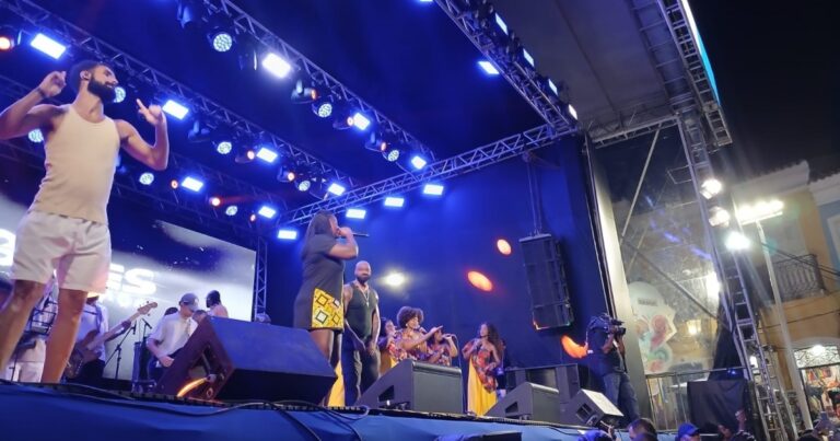 Quabales Banda e MV Bill: Um Show Inesquecível no Carnaval do Pelourinho Quabales Banda e MV Bill: Um Show Inesquecível no Carnaval do Pelourinho
