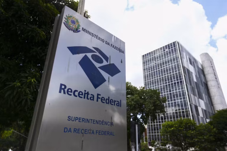 Sindifisco Condena Exposição de Servidores da Receita por Alexandre de Moraes Sindifisco Condena Exposição de Servidores da Receita por Alexandre de Moraes