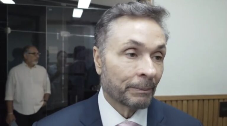 Bahia Busca Retomada do Crescimento com Possível Queda dos Juros, Afirma Secretário da Fazenda Bahia Busca Retomada do Crescimento com Possível Queda dos Juros, Afirma Secretário da Fazenda