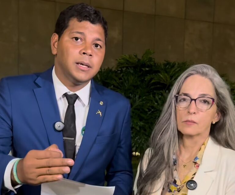 Diego Castro solicita investigação no Senado sobre base chinesa na Bahia Diego Castro solicita investigação no Senado sobre base chinesa na Bahia