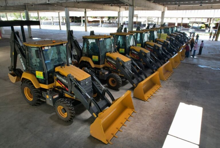 Entrega de Máquinas Agrícolas Fortalece Produção Rural na Bahia Entrega de Máquinas Agrícolas Fortalece Produção Rural na Bahia