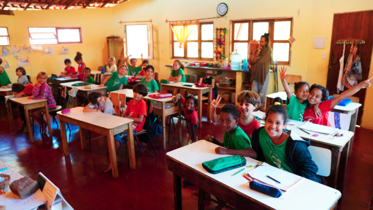 Escola Dendê da Serra: Modelo de Ensino Transformador na Bahia Escola Dendê da Serra: Modelo de Ensino Transformador na Bahia
