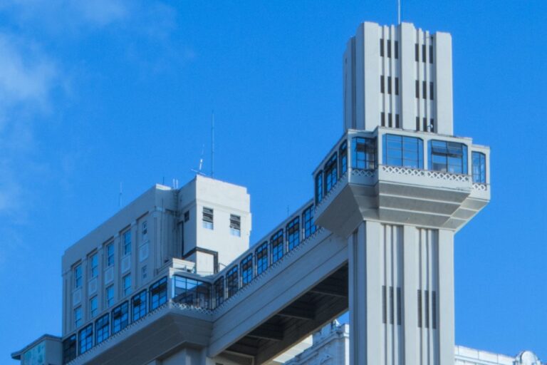Escritor Baiano Solicita Vigilância no Elevador Lacerda por Parte da Prefeitura