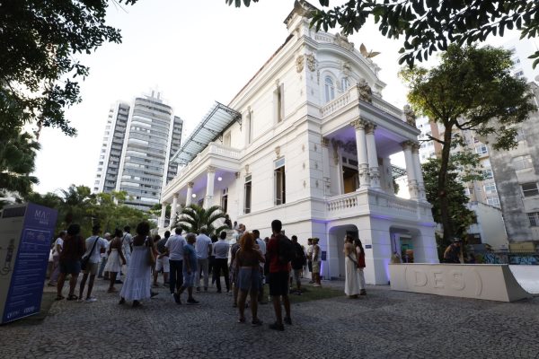 Exposição Gratuita de Vik Muniz no MAC Bahia: Arte para Todos Exposição Gratuita de Vik Muniz no MAC Bahia: Arte para Todos