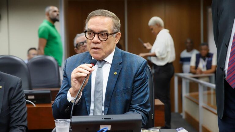 Luciano Ribeiro Solicita Informações sobre Poços Artesianos na Bahia para Melhorar Políticas de Abastecimento Luciano Ribeiro Solicita Informações sobre Poços Artesianos na Bahia para Melhorar Políticas de Abas