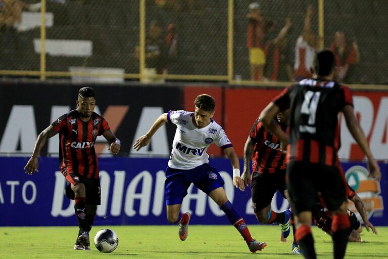 Marinho no Ba-Vi: Atacante Almeja Seu Primeiro Gol em Clássico Marinho no Ba-Vi: Atacante Almeja Seu Primeiro Gol em Clássico