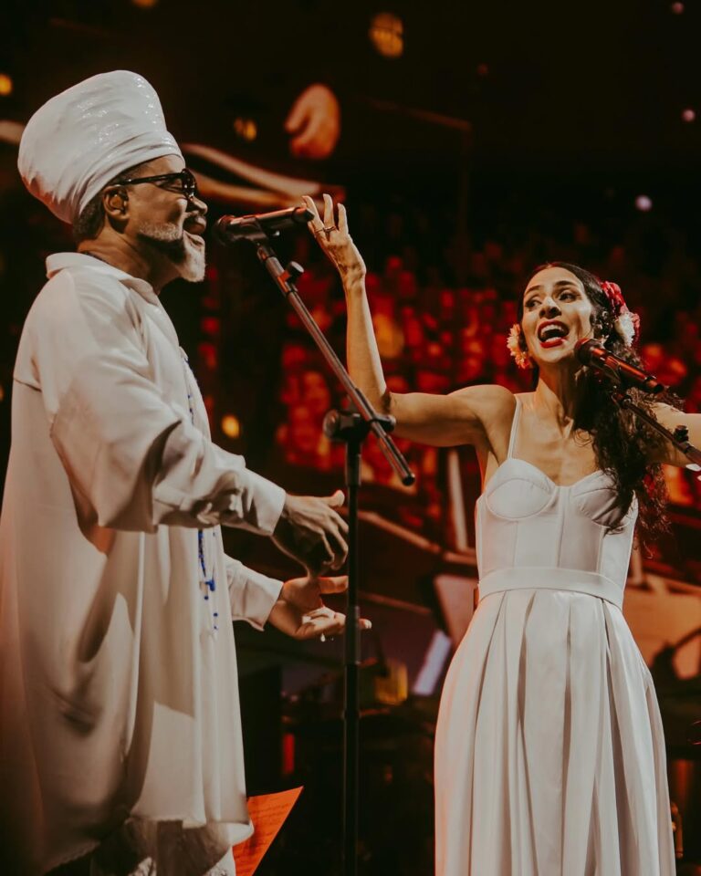 Marisa Monte e Carlinhos Brown: Uma Noite de Música e Amor em Salvador Marisa Monte e Carlinhos Brown: Uma Noite de Música e Amor em Salvador