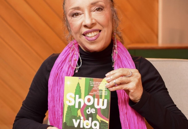 Maya Lygya Lança ‘Show de Vida’ na Bienal do Livro da Bahia: Uma Jornada de Superação e Protagonismo Maya Lygya Lança 'Show de Vida' na Bienal do Livro da Bahia: Uma Jornada de Superação e Protagonismo