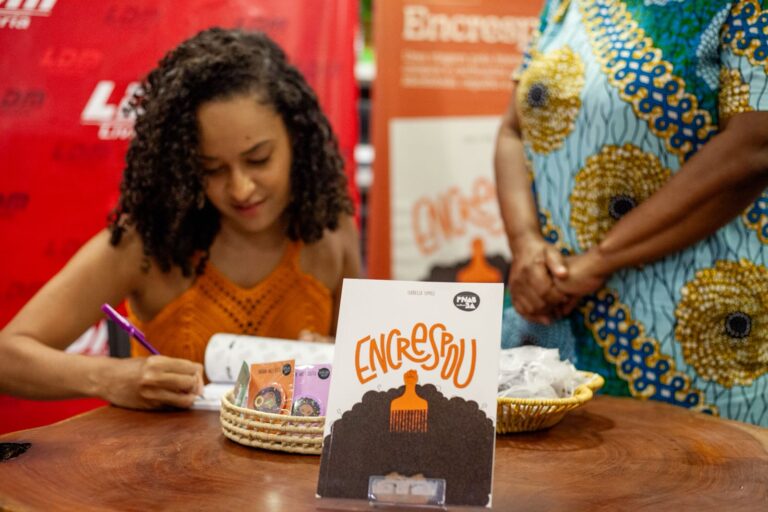 Projeto 'Encrespou nas Escolas' Resgata a História do Cabelo Crespo em Salvador