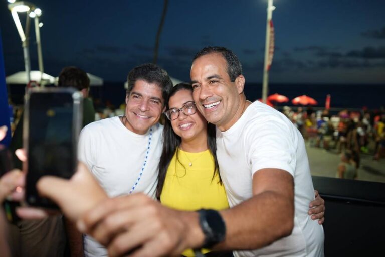 Ana Paula Matos Troca PDT pelo União Brasil e Se Prepara para Apoiar ACM Neto Ana Paula Matos Troca PDT pelo União Brasil e Se Prepara para Apoiar ACM Neto