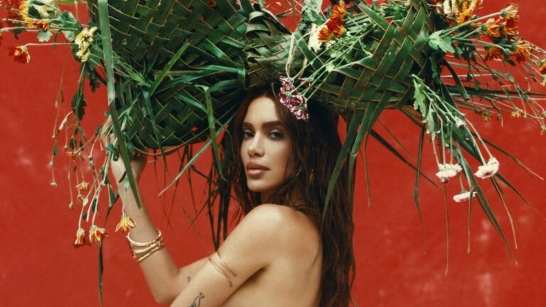 Anitta Lança ‘EQUILIBRIVM’: Um Álbum Brilhante com Raízes no Candomblé e MPB Anitta Lança 'EQUILIBRIVM': Um Álbum Brilhante com Raízes no Candomblé e MPB