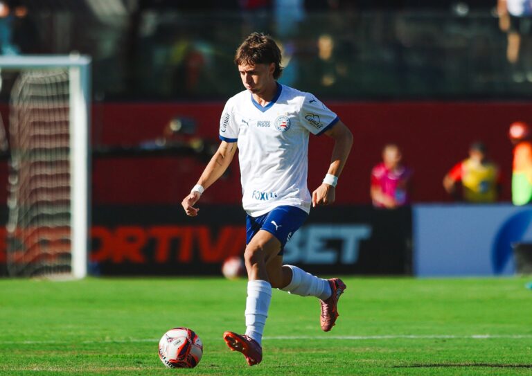 Bahia: Román Gómez é Reforço Caro, Mas Passa Seis Jogos no Banco de Reservas Bahia: Román Gómez é Reforço Caro, Mas Passa Seis Jogos no Banco de Reservas
