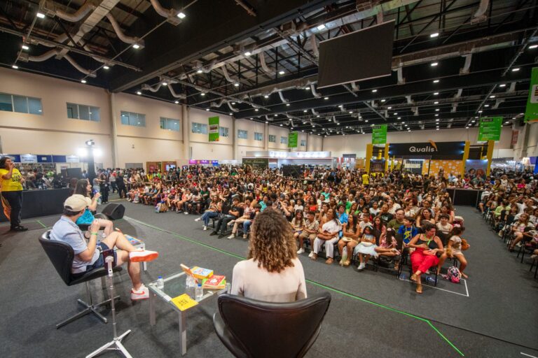 Bienal do Livro da Bahia: Tempero Local e Expectativa de Recorde de Visitantes Bienal do Livro da Bahia: Tempero Local e Expectativa de Recorde de Visitantes