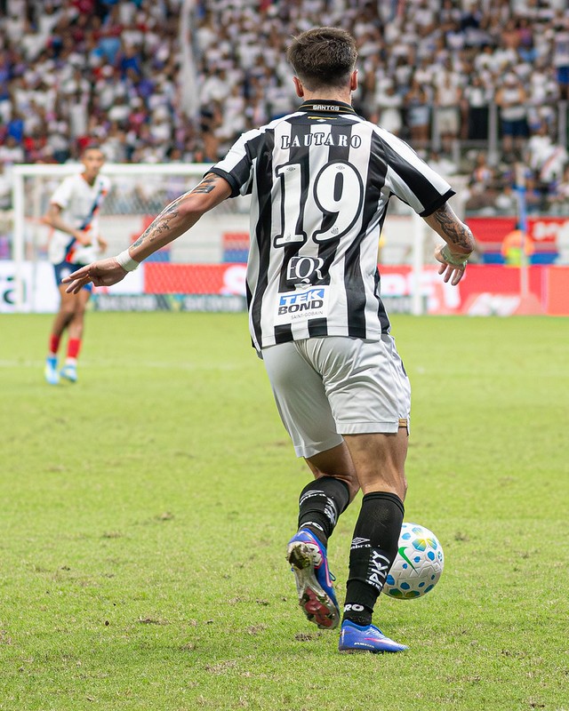 Bolasie Defende Lautaro Diaz Após Viralização de Erro Contra o Bahia Bolasie Defende Lautaro Diaz Após Viralização de Erro Contra o Bahia