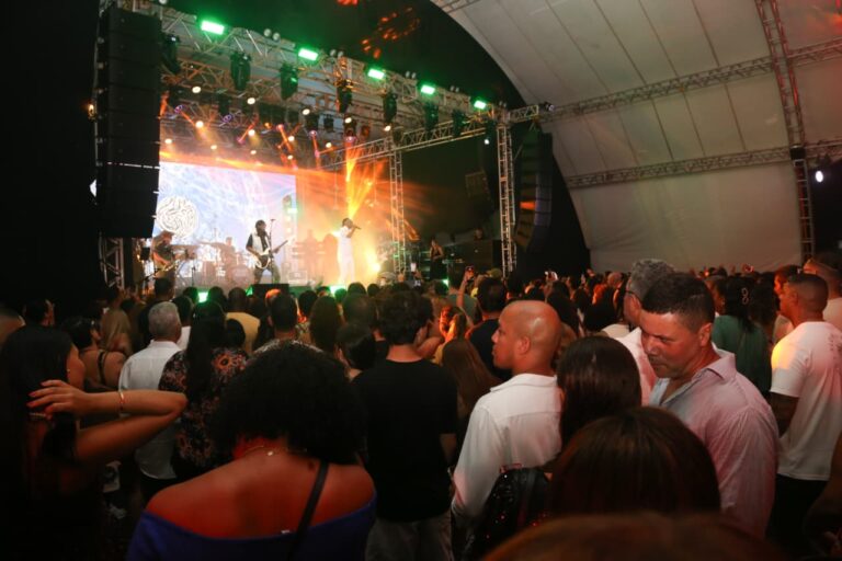 Cidade Negra Realiza Show Marcante na Arena A TARDE em Comemoração aos 30 Anos do Álbum ‘Sobre Todas as Forças’ Cidade Negra Realiza Show Marcante na Arena A TARDE em Comemoração aos 30 Anos do Álbum 'Sobre Todas