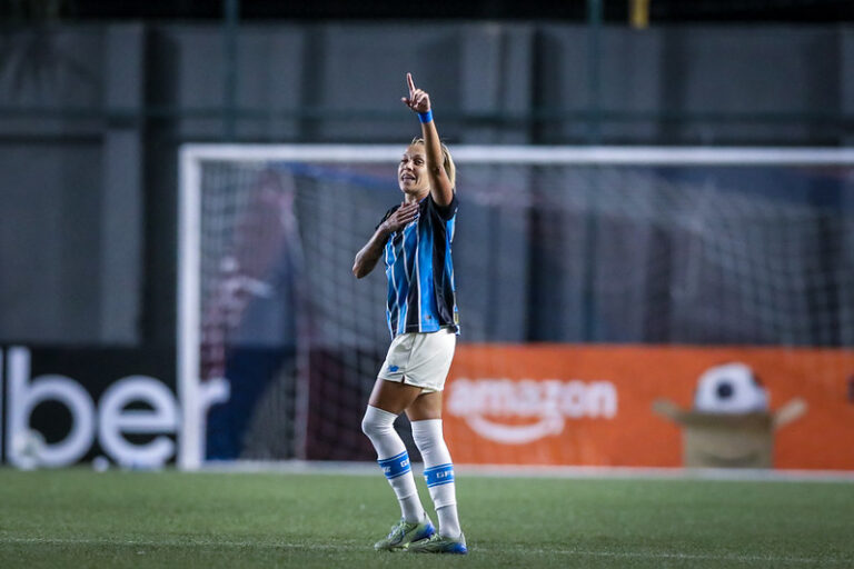 Grêmio Vence o Bahia na Oitava Rodada do Brasileiro Feminino com Golaços de Camila Pini Grêmio Vence o Bahia na Oitava Rodada do Brasileiro Feminino com Golaços de Camila Pini