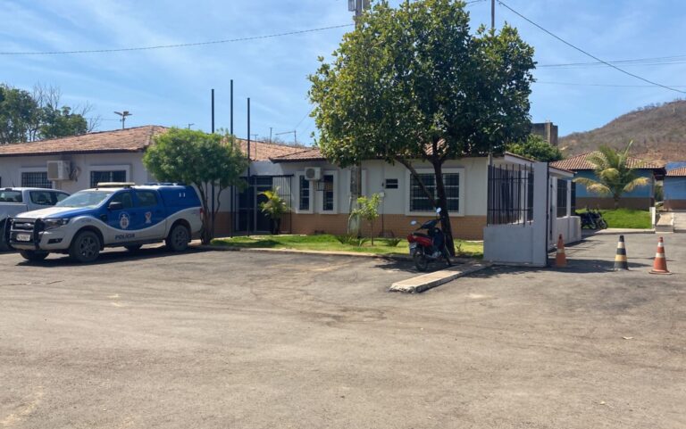 Homem é Detido por Tentativa de Homicídio Contra Companheira na Bahia Homem é Detido por Tentativa de Homicídio Contra Companheira na Bahia