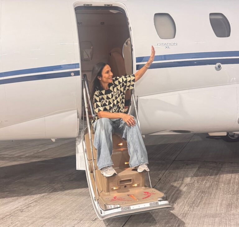 Ivete Sangalo Agita Recife com a Turnê ‘Clareou’ e Surpreende Fãs Ivete Sangalo Agita Recife com a Turnê 'Clareou' e Surpreende Fãs