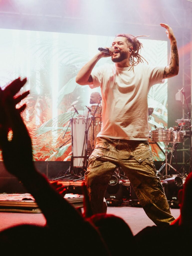 Maneva Leva o Show ‘Tudo Vira Reggae’ a Salvador com Grandes Sucessos Maneva Leva o Show 'Tudo Vira Reggae' a Salvador com Grandes Sucessos
