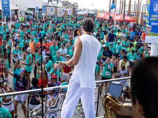 Maratona de Salvador: Alexandre Peixe e Faustão Agitam Evento Esportivo Inovador Maratona de Salvador: Alexandre Peixe e Faustão Agitam Evento Esportivo Inovador