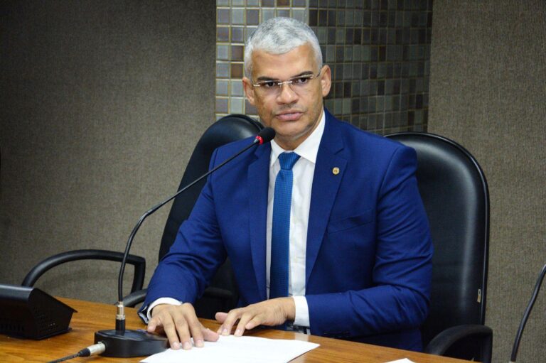 Pablo Roberto Prioriza Educação em Momento de Recuo Político