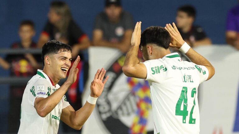 Palmeiras conquista 10ª vitória no Brasileirão e amplia vantagem na liderança Palmeiras conquista 10ª vitória no Brasileirão e amplia vantagem na liderança
