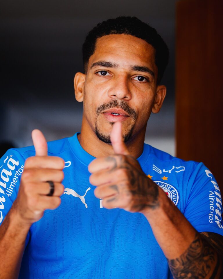 Retorno de Gilberto Agita Disputa na Lateral do Bahia Retorno de Gilberto Agita Disputa na Lateral do Bahia
