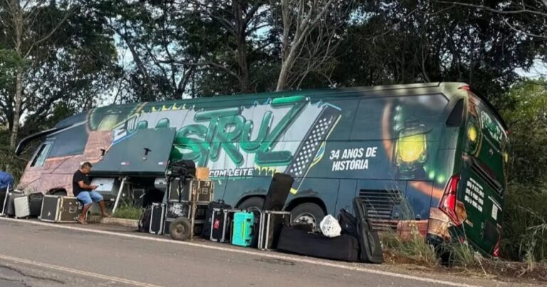 Acidente com Ônibus da Banda Mastruz com Leite em Rodovia no Maranhão Acidente com Ônibus da Banda Mastruz com Leite em Rodovia no Maranhão