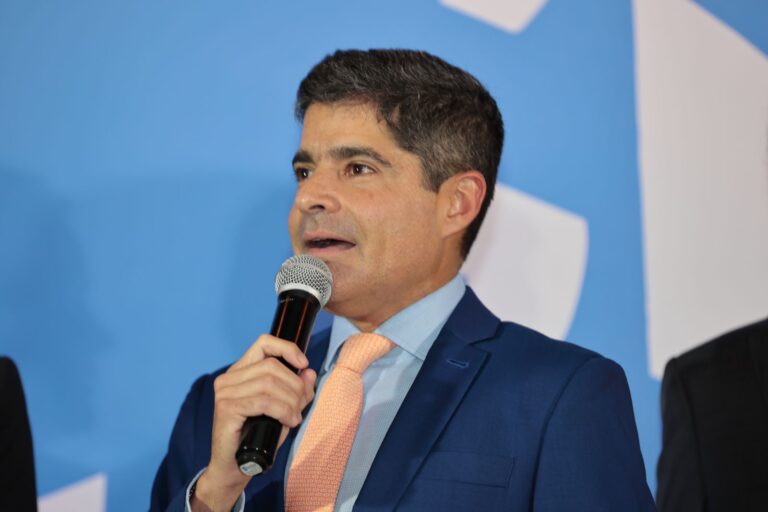 ACM Neto mira na Bahia: busca modelo de segurança pública inspirado em Goiás ACM Neto mira na Bahia: busca modelo de segurança pública inspirado em Goiás