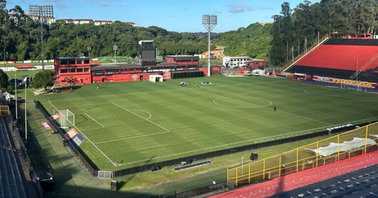 Escalações Confirmadas: Vitória e Coritiba se Enfrentam no Brasileirão 2026 Escalações Confirmadas: Vitória e Coritiba se Enfrentam no Brasileirão 2026