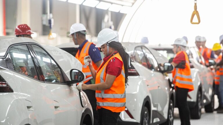 Fábrica da BYD no Brasil: Novo Turno de Trabalho e 1.654 Vagas Abertas Fábrica da BYD no Brasil: Novo Turno de Trabalho e 1.654 Vagas Abertas