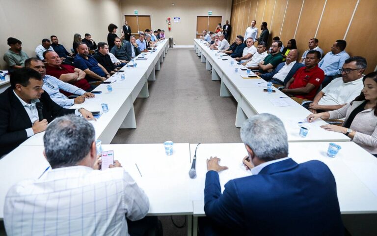 Jerônimo Rodrigues Amplia Apoio na Bahia com Mais de 350 Prefeitos Jerônimo Rodrigues Amplia Apoio na Bahia com Mais de 350 Prefeitos