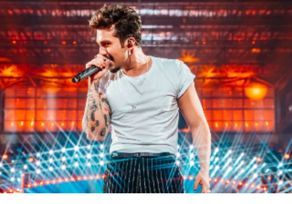 Luan Santana Lota Arena Fonte Nova em Show Imperdível na Bahia Luan Santana Lota Arena Fonte Nova em Show Imperdível na Bahia