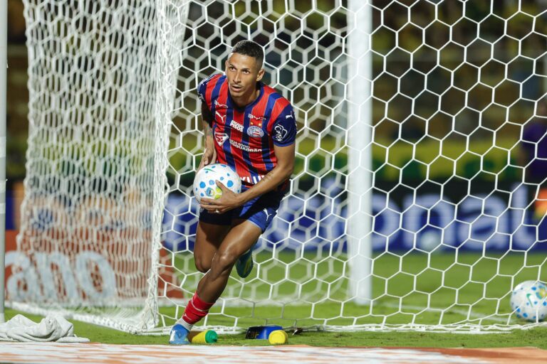 Luciano Juba Atinge 50 Gols e Brilha no Bahia: Um Artilheiro em Ascensão Luciano Juba Atinge 50 Gols e Brilha no Bahia: Um Artilheiro em Ascensão