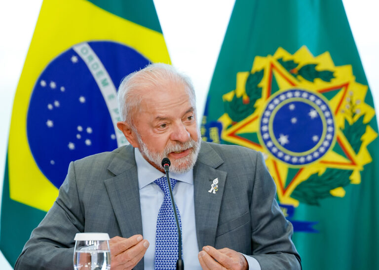 Lula Sanciona Lei que Institui Dia de Homenagem às Vítimas da Covid-19 no Brasil Lula Sanciona Lei que Institui Dia de Homenagem às Vítimas da Covid-19 no Brasil