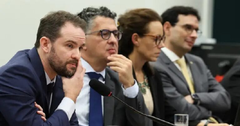 Ministro da Fazenda Se Pronuncia Contra Indenização a Empregadores em Mudanças na Jornada de Trabalh