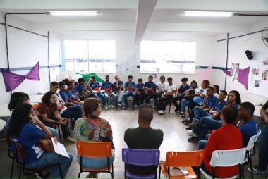 Roda de Conversa e Incentivo à Leitura: Maio Antirracista no Colégio Clarice Santiago Roda de Conversa e Incentivo à Leitura: Maio Antirracista no Colégio Clarice Santiago