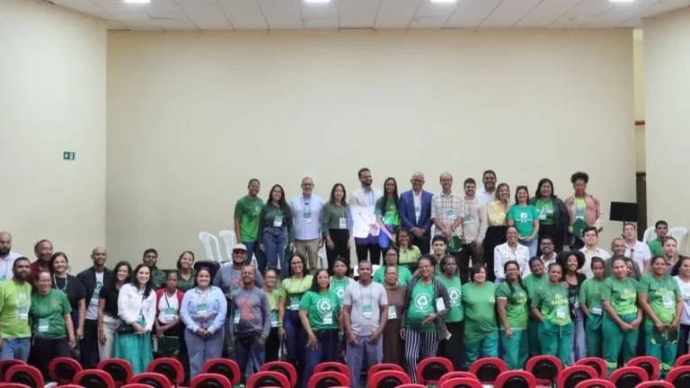 Itabuna reúne catadores para fortalecer coleta seletiva e inclusão socioprodutiva na Bahia Itabuna reúne catadores para fortalecer coleta seletiva e inclusão socioprodutiva na Bahia