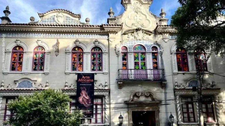 Museu de Arte da Bahia abre exposição que questiona fronteiras entre arte e cultura popular Museu de Arte da Bahia abre exposição que questiona fronteiras entre arte e cultura popular