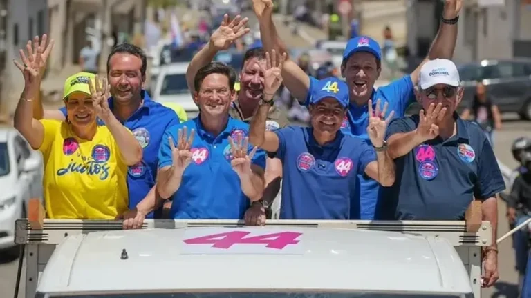 ACM Neto amplia mobilização com carreata de 20 km em Vitória da Conquista