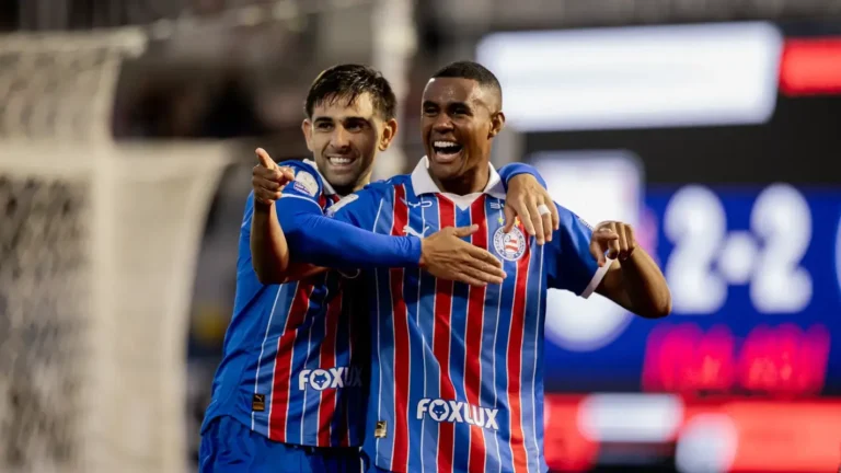 Bahia vence Bragantino e mantém sequência no Brasileirão com jogo eletrizante Bahia vence Bragantino e mantém sequência no Brasileirão com jogo eletrizante