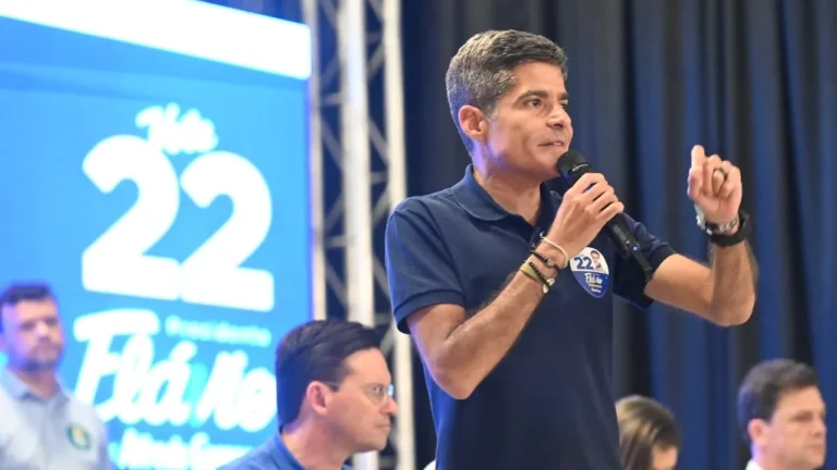 ACM Neto reforça apoio a Flávio Bolsonaro em Vitória da Conquista e destaca compromissos com a Bahia ACM Neto reforça apoio a Flávio Bolsonaro em Vitória da Conquista e destaca compromissos com a Bahia