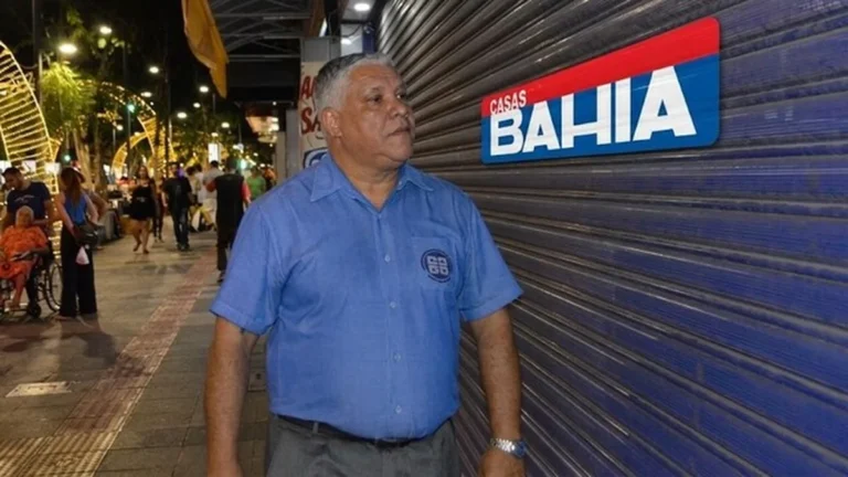 Acordo assegura pagamento e indenização a 4,4 mil demitidos das Casas Bahia Acordo assegura pagamento e indenização a 4,4 mil demitidos das Casas Bahia